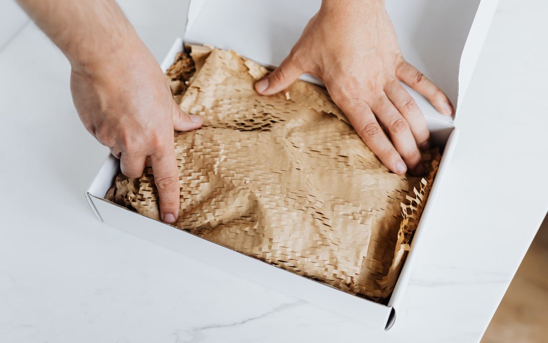 Sending goods to a marketplace: how many left, how many remain